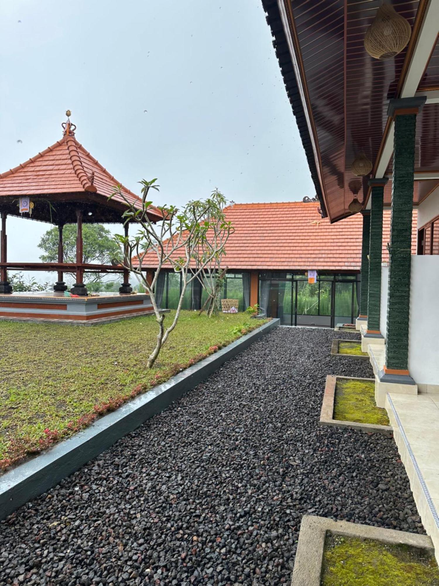 شقة Bali Basuki Retreat Center Besakih المظهر الخارجي الصورة